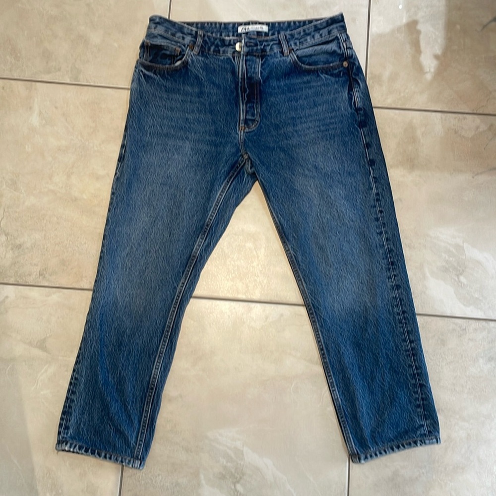 LIKE NEW ZARA STRAIGHT LEG JEANS